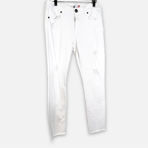 CAbi | High Slim Distressed (Light) - Picture 2 of 5